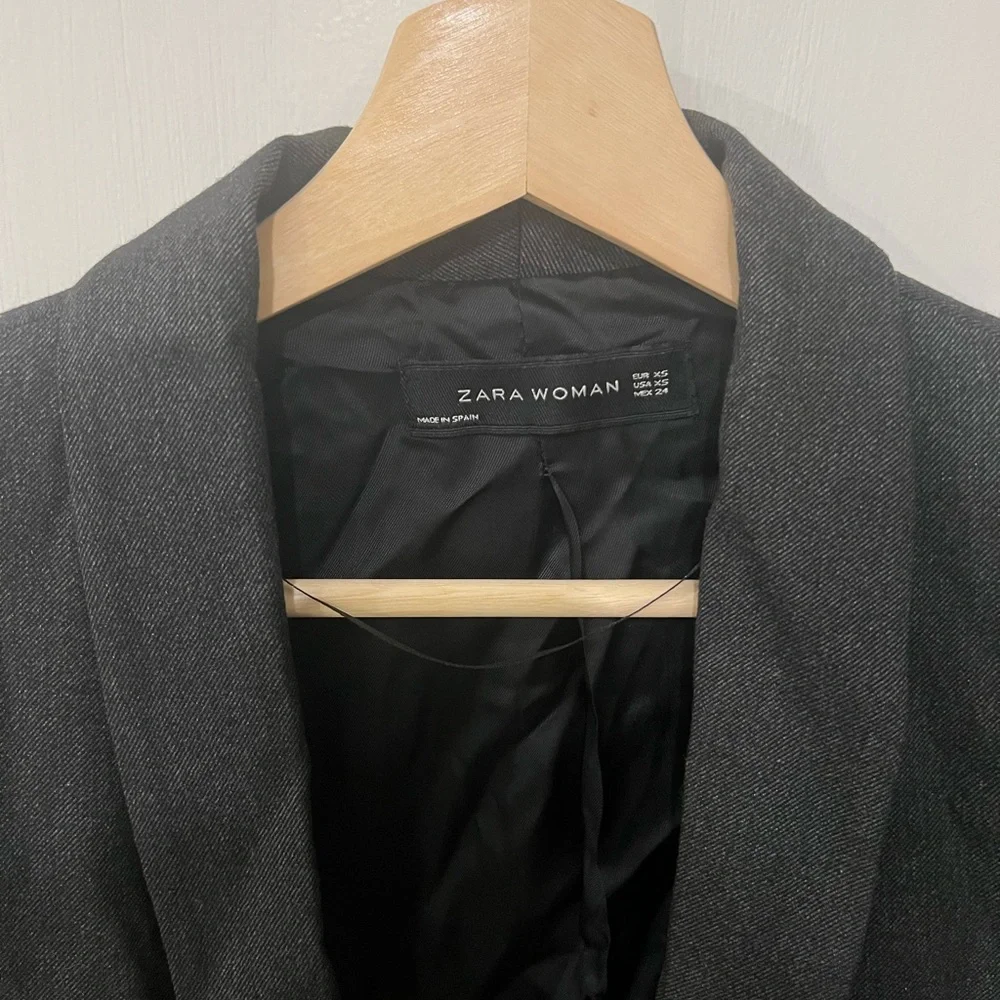 Zara Charcoal Gray Blazer - Picture 2 of 4